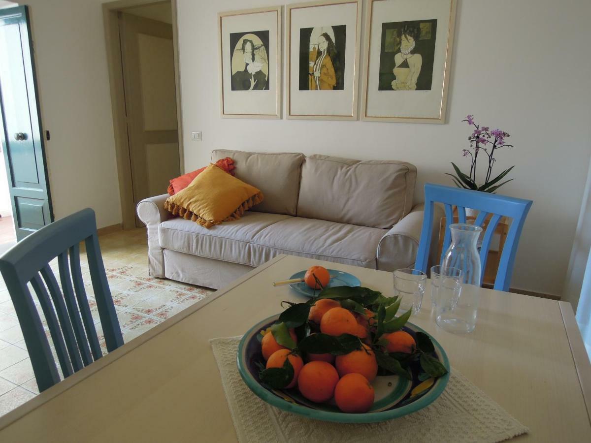 Апартаменты Casa De Angelis Orange & Blue Сант'Анджелло Экстерьер фото